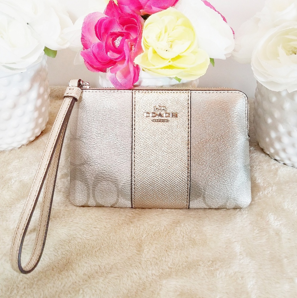 COACH NEW Signature Classic Party Clutch Wristlet Wallet NWT Champagne